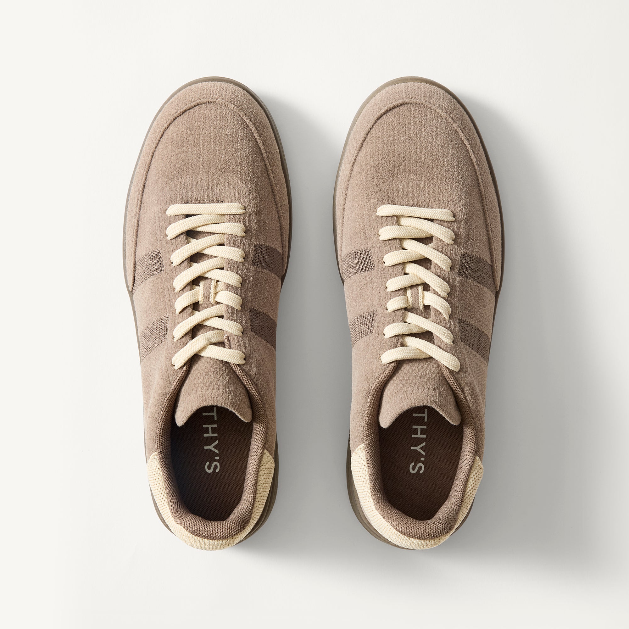 The Men's Court Sneaker - ReVelvet™ Sparrow