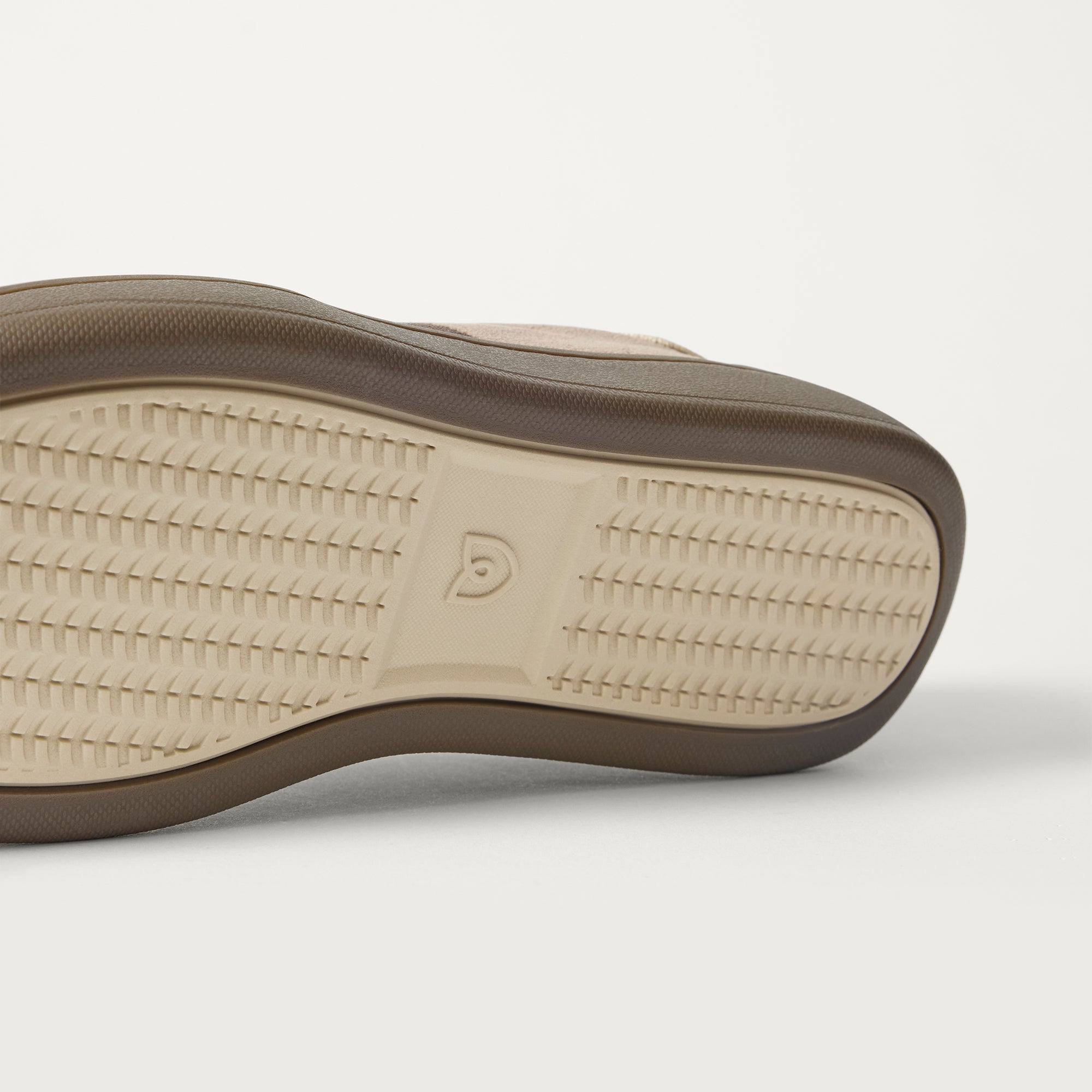 The Men's Court Sneaker - ReVelvet™ Sparrow