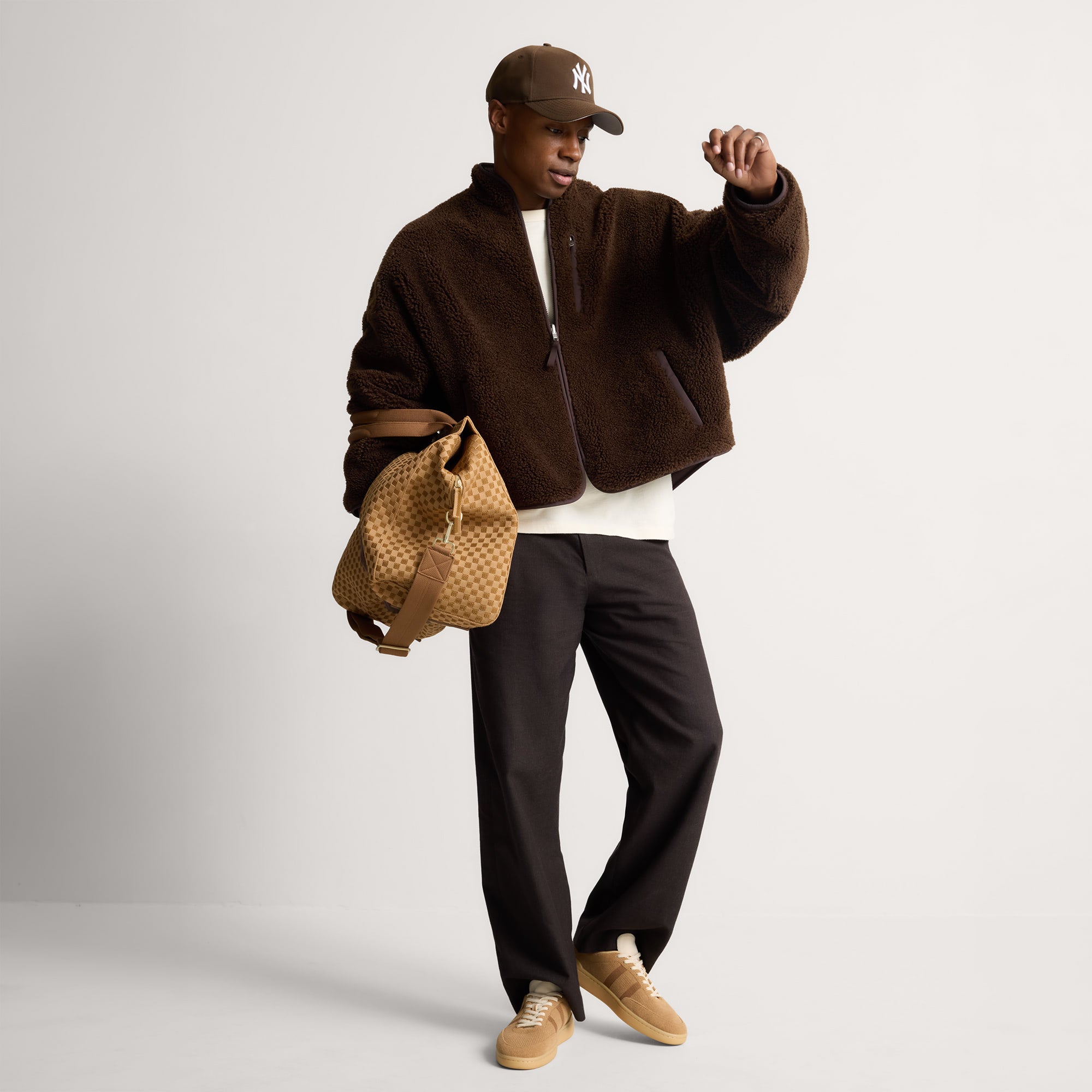 The Men's Court Sneaker - ReVelvet™ Pecan
